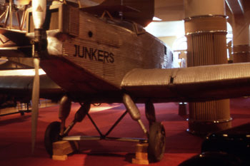 Ansicht Junkers W 33 vorn-links