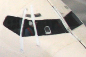 Foto vom Cockpit mit Fensterstegen
