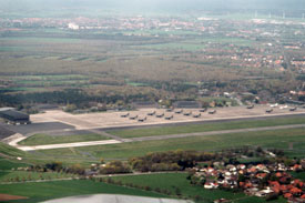 Luftbild des LTG62 mit Neustadt a. Rbge. im Hintergrund
