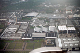Luftbild vom Messegelände und TUI-Arena