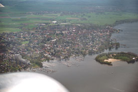 Luftbild von Steinhude am Nordufer des Binnengewässers