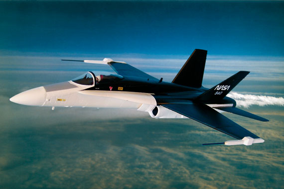 Bildcollage von der McDonnell Douglas F-18A NASA 840