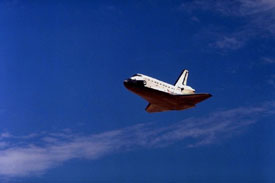 Der Orbiter "Columbia" kurz vor der Landung