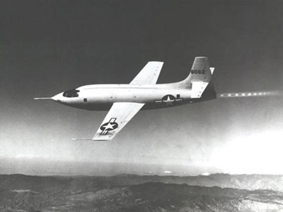 Bild der Bell X-1 im Flug